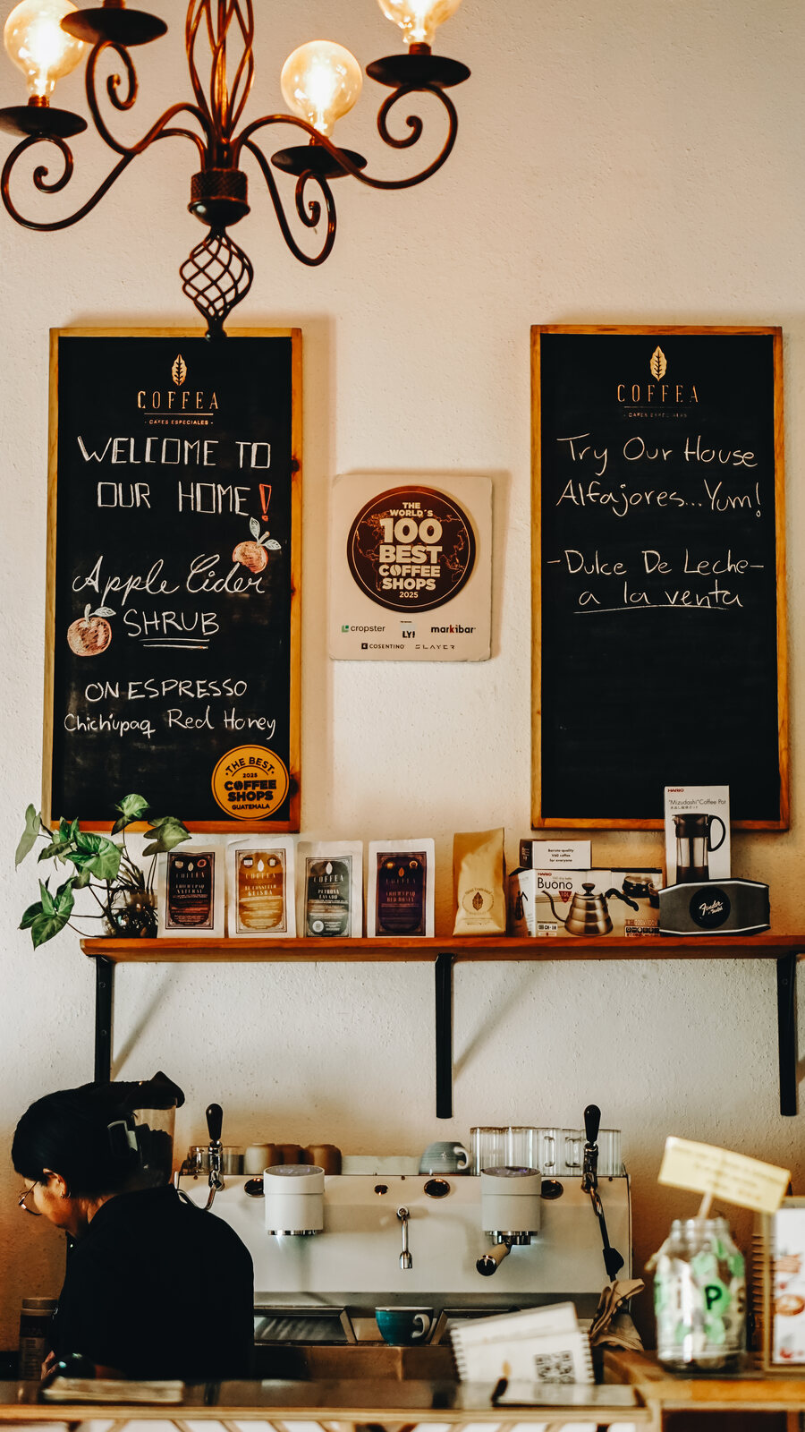 Frosty Girón, Álvaro Matheu y Julio León, Coffea Cafés Especiales — Antigua Guatemala